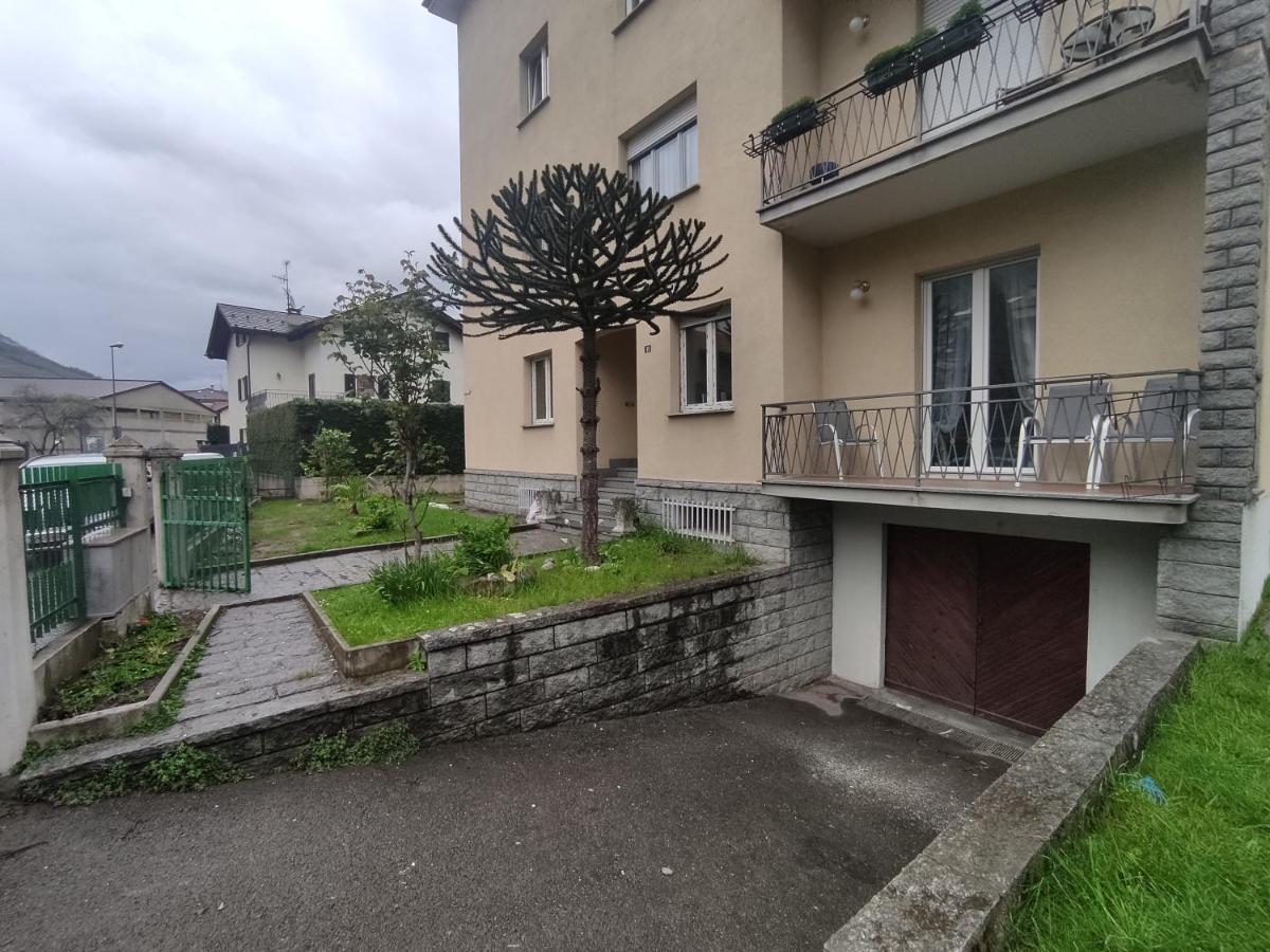 Tirano Express Luxury Apartments Exteriör bild
