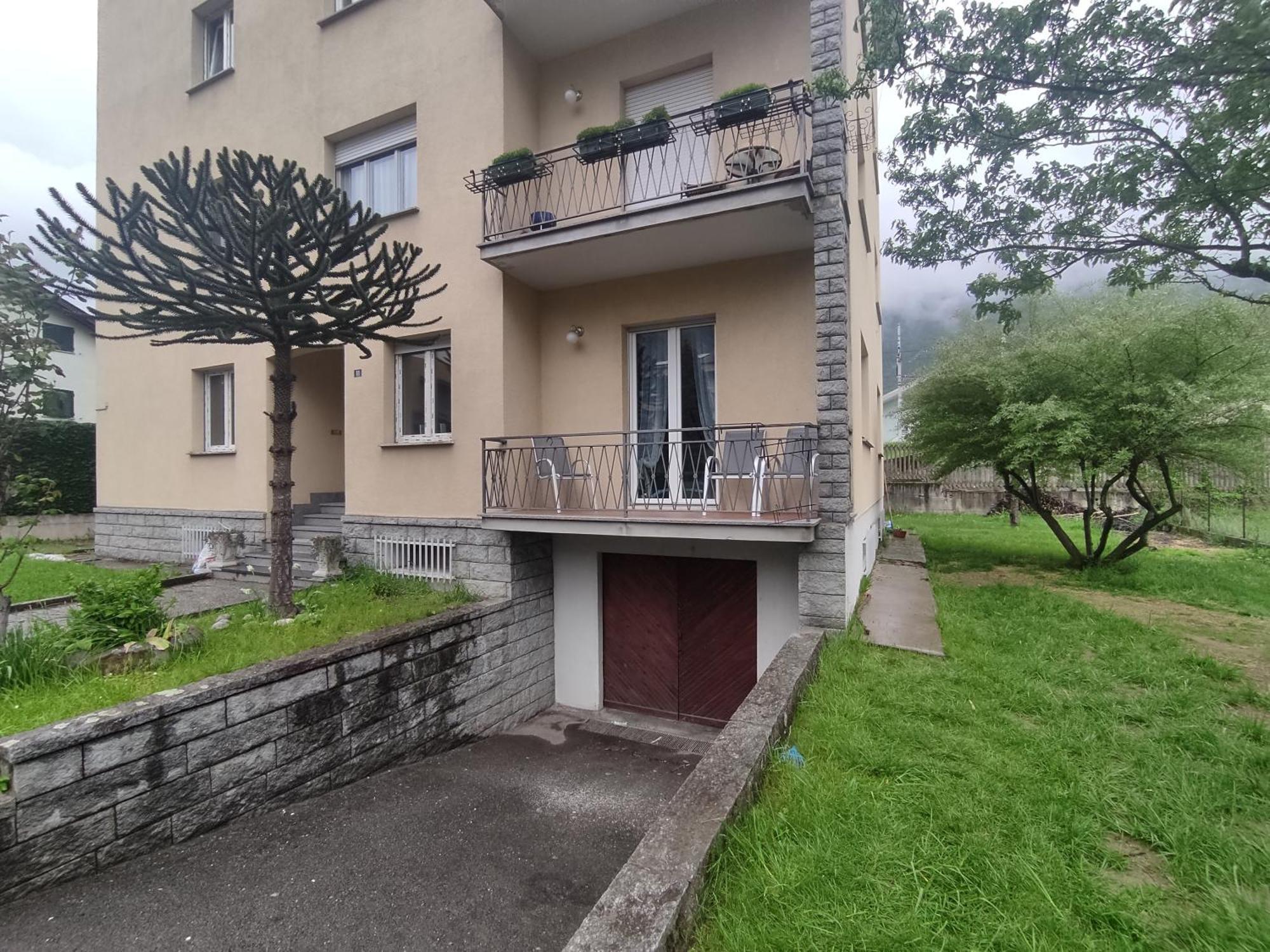 Tirano Express Luxury Apartments Exteriör bild